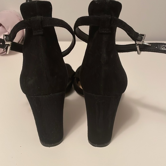 Vince Camuto black suede ankle strap peep toe heel size 8 - Picture 2 of 4